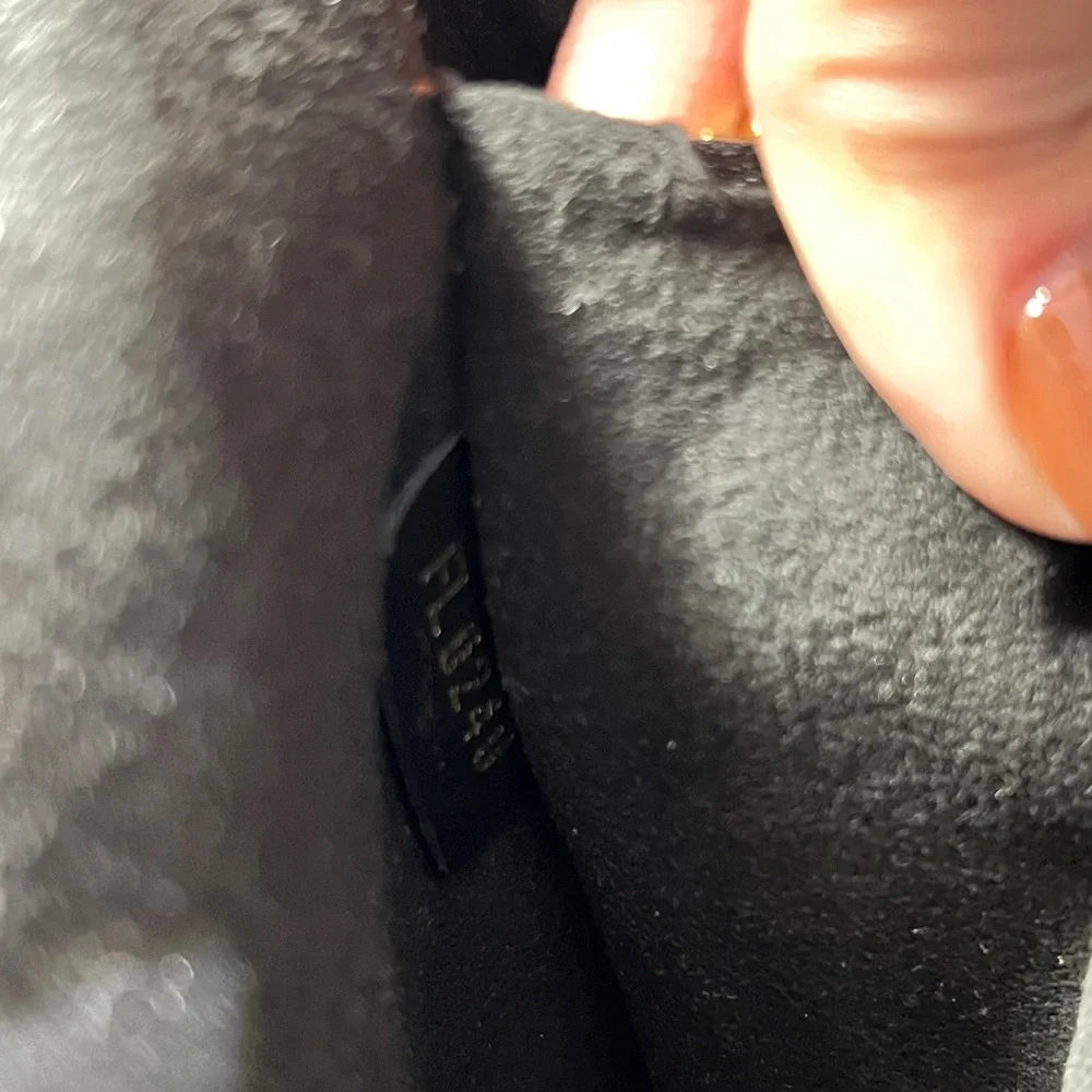 Sold. Authentic Louis Vuitton Belmont PM - Picture 4 of 8